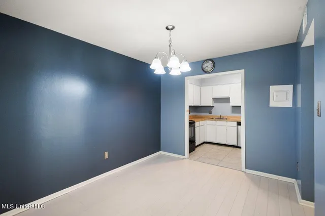 $90,000 | 5155 Wayneland Drive, Unit F6, Jackson, MS 39211