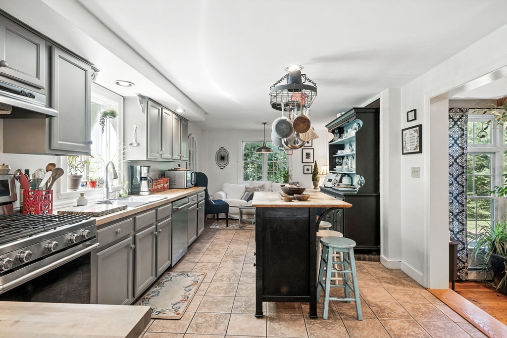 135 Central Street Georgetown, MA 01833 - Photo 4 of 42 Gallery Image 4