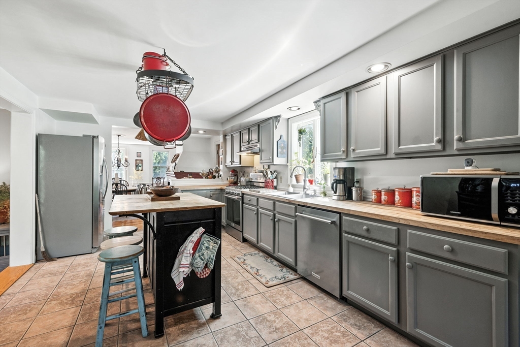 135 Central Street Georgetown, MA 01833 - Photo 6 of 42 Gallery Image 6