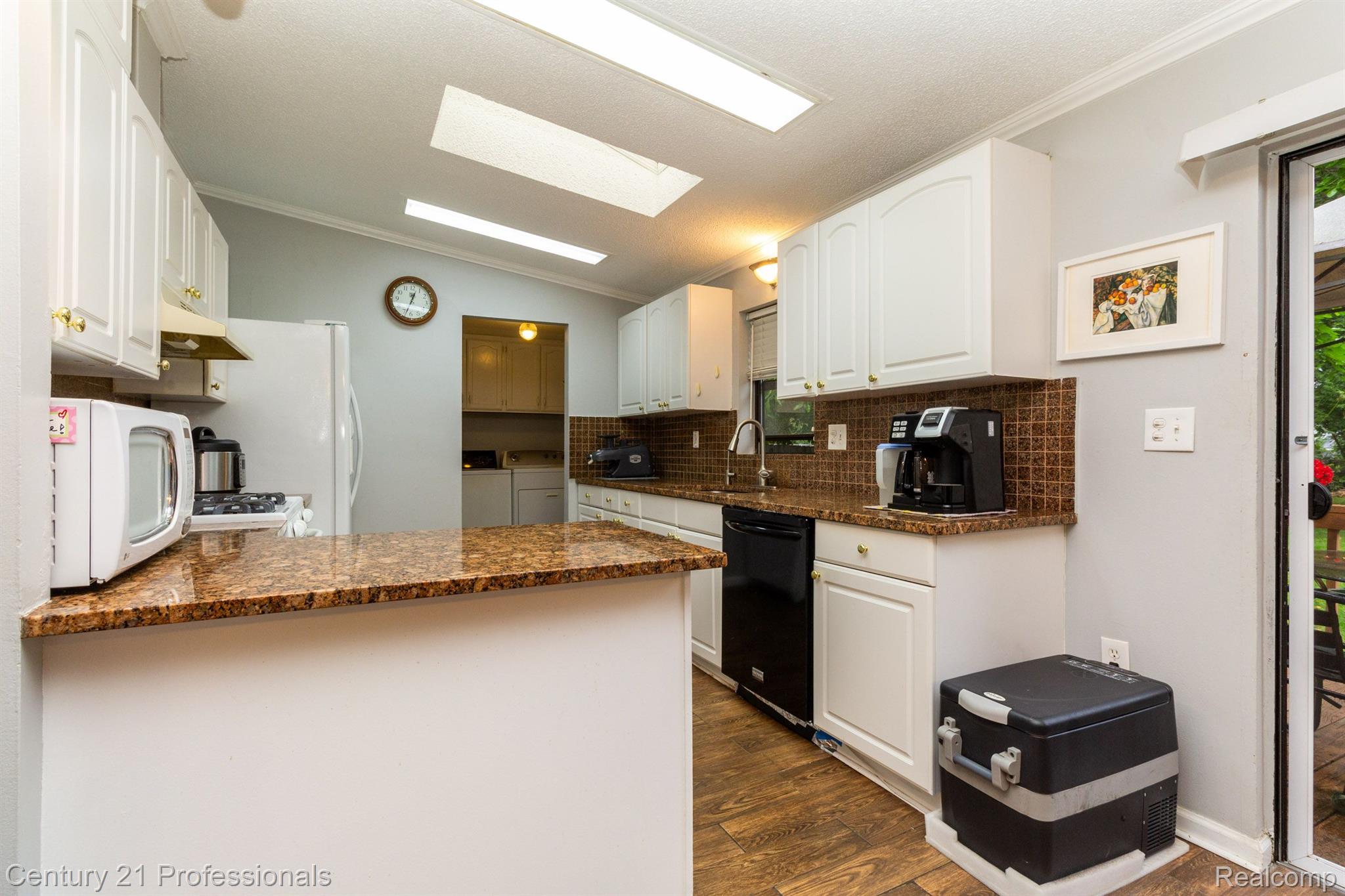 1147 East Auburn Road Rochester, MI 48307 - Photo 13 of 39 Gallery Image 13