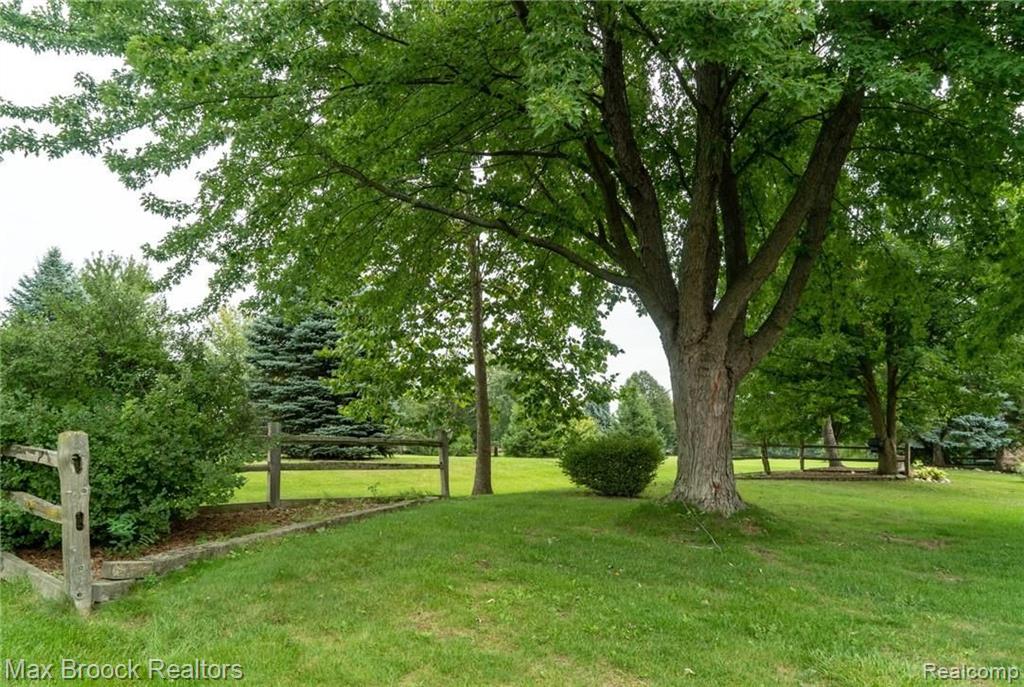 2281 Norton Road Rochester Hills, MI 48307 - Photo 35 of 37