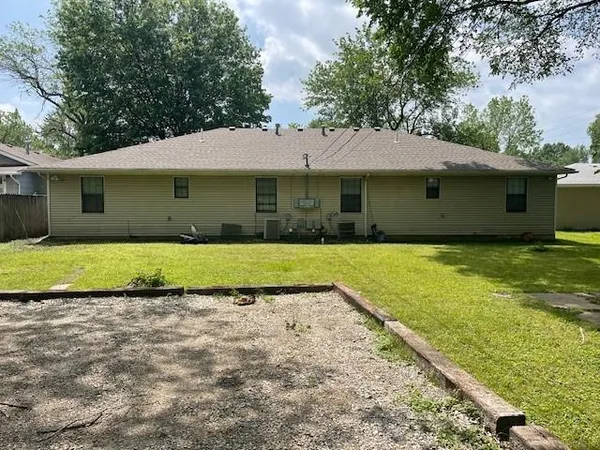 $195,000 | 1005 East 7th Street, Pittsburg, KS 66762