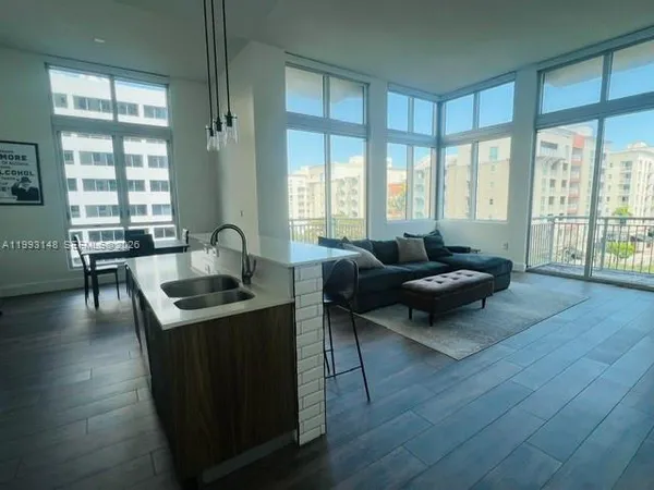 $2,400 | 9055 Southwest 73rd Court, Unit 404, Miami, FL 33156