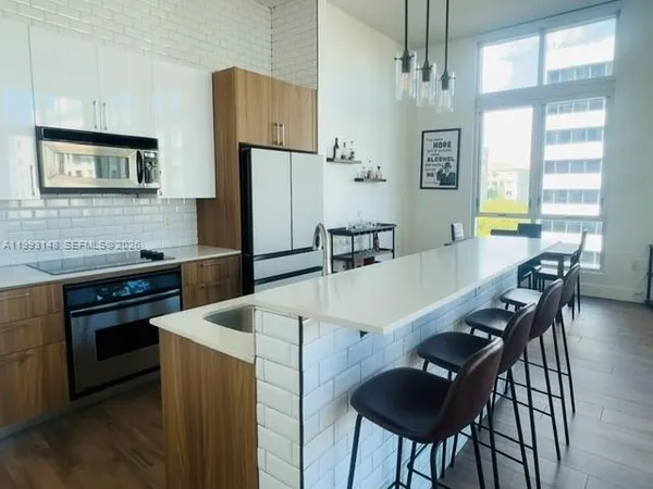 $2,400 | 9055 Southwest 73rd Court, Unit 404, Miami, FL 33156