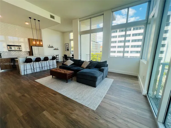 $2,400 | 9055 Southwest 73rd Court, Unit 404, Miami, FL 33156