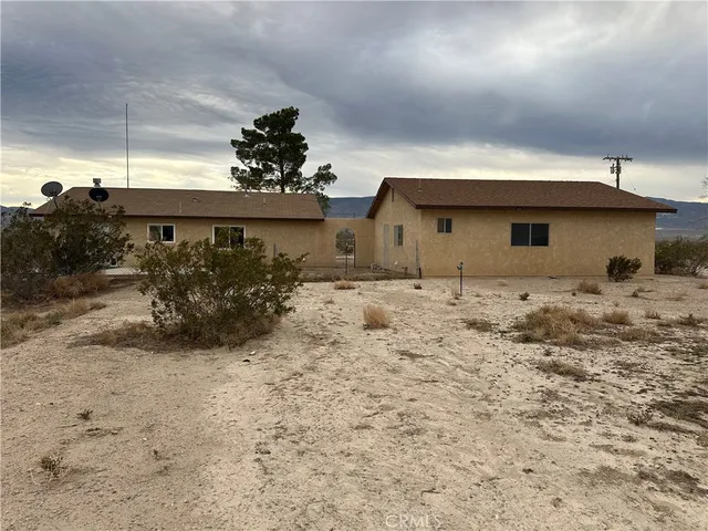 $300,000 | 38333 East End Lucerne Valley, Lucerne Valley, CA 92356