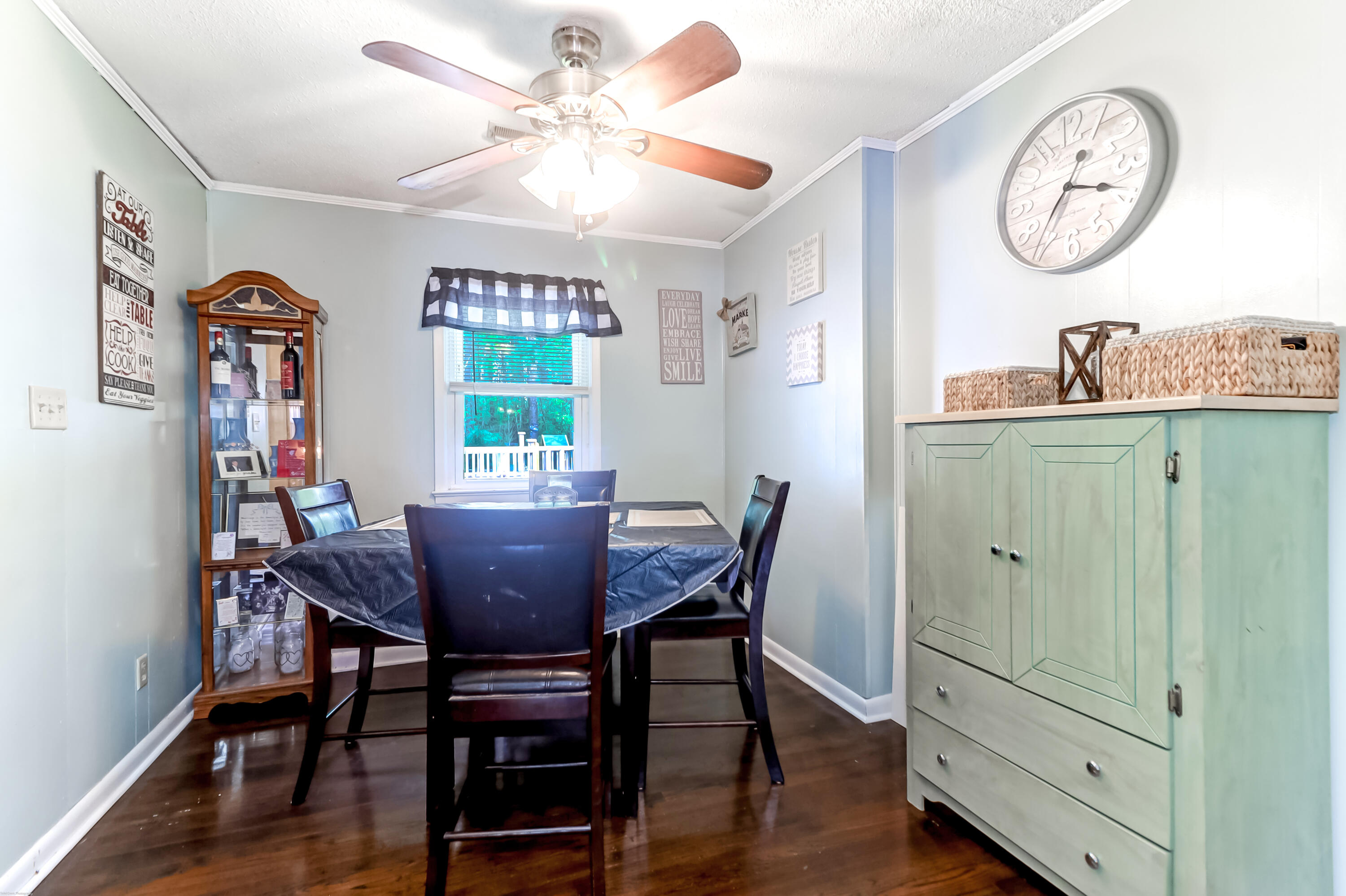 215 Arbor Road Summerville, SC 29485 - Photo 4 of 14 Dining Area