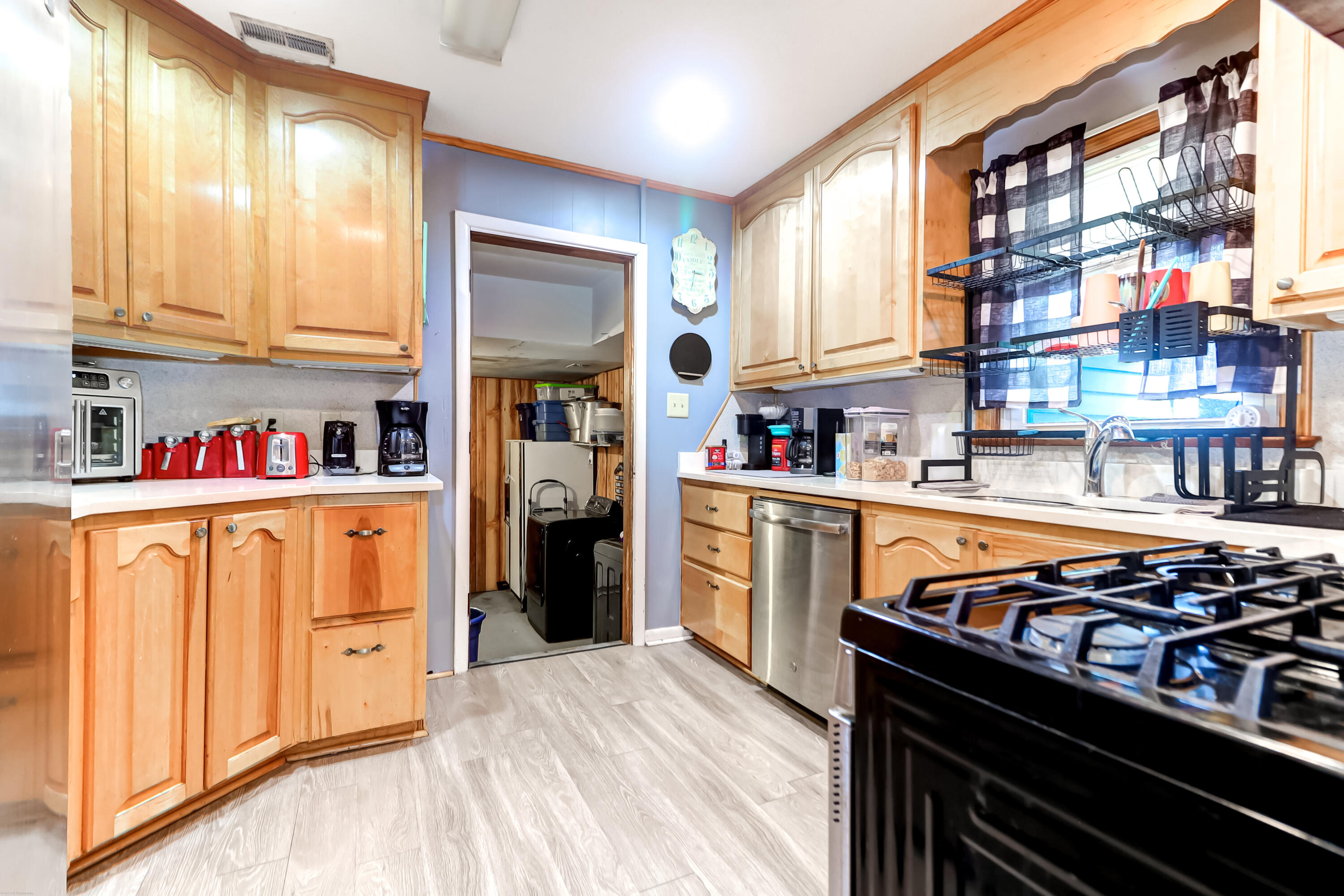 215 Arbor Road Summerville, SC 29485 - Photo 6 of 14 Kitchen