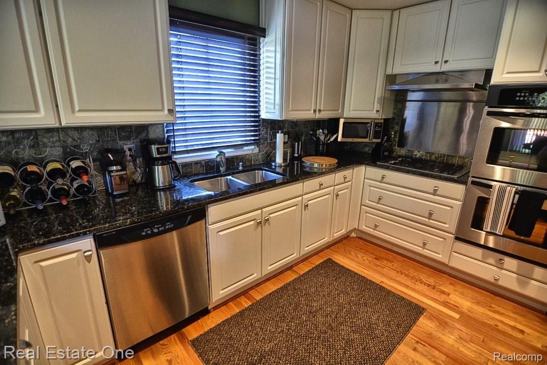 2052 Reagan Drive Rochester, MI 48309 - Photo 16 of 68 thumb_DSC_0079_1024.jpg
