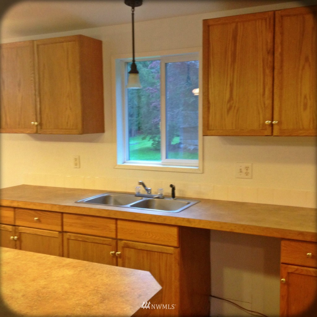 19209 Denmark Street Southwest Rochester, WA 98579 - Photo 5 of 17