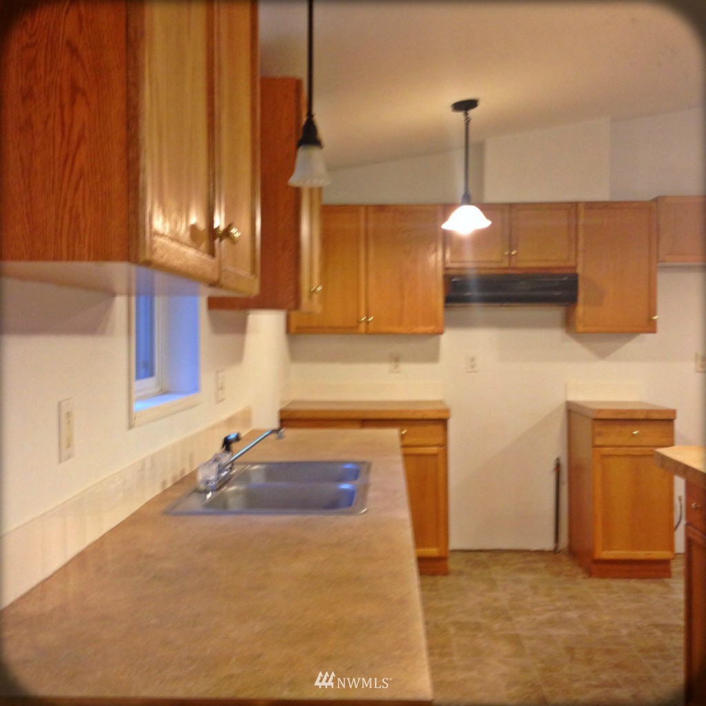 19209 Denmark Street Southwest Rochester, WA 98579 - Photo 6 of 17