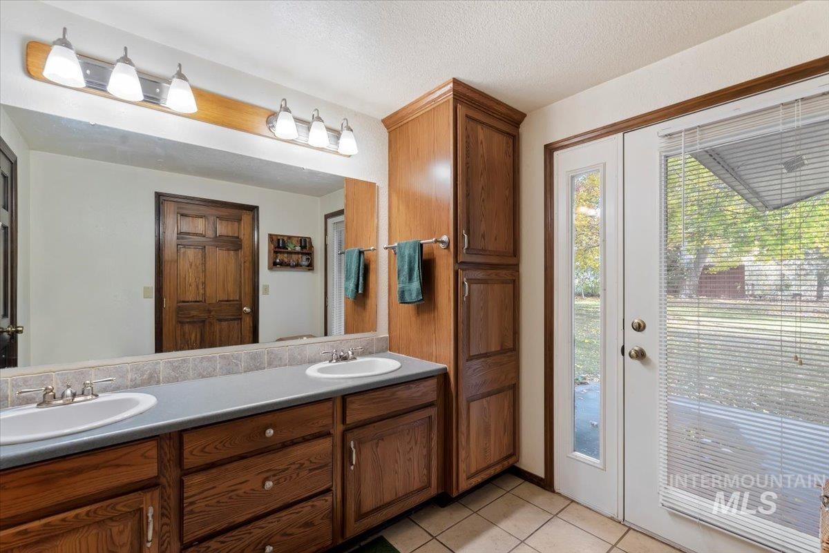 2652 Cherry Circle Emmett, ID 83617 - Photo 13 of 34