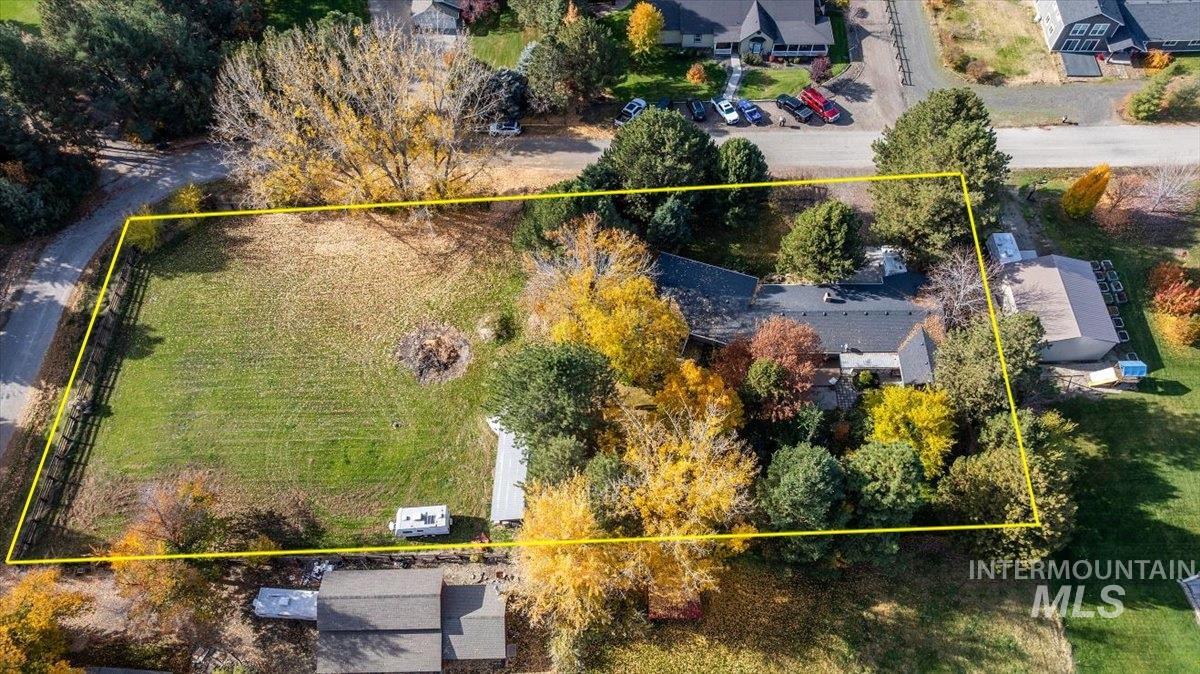 2652 Cherry Circle Emmett, ID 83617 - Photo 2 of 34