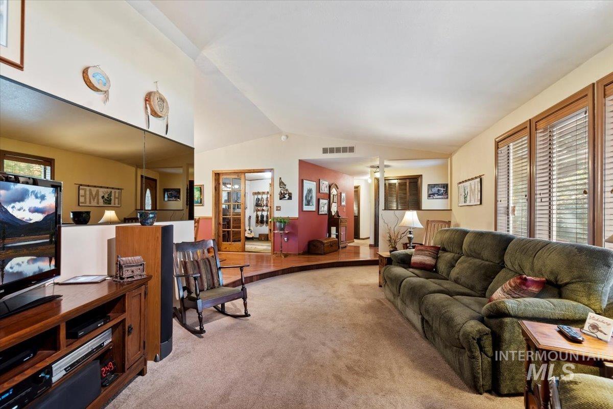 2652 Cherry Circle Emmett, ID 83617 - Photo 7 of 34