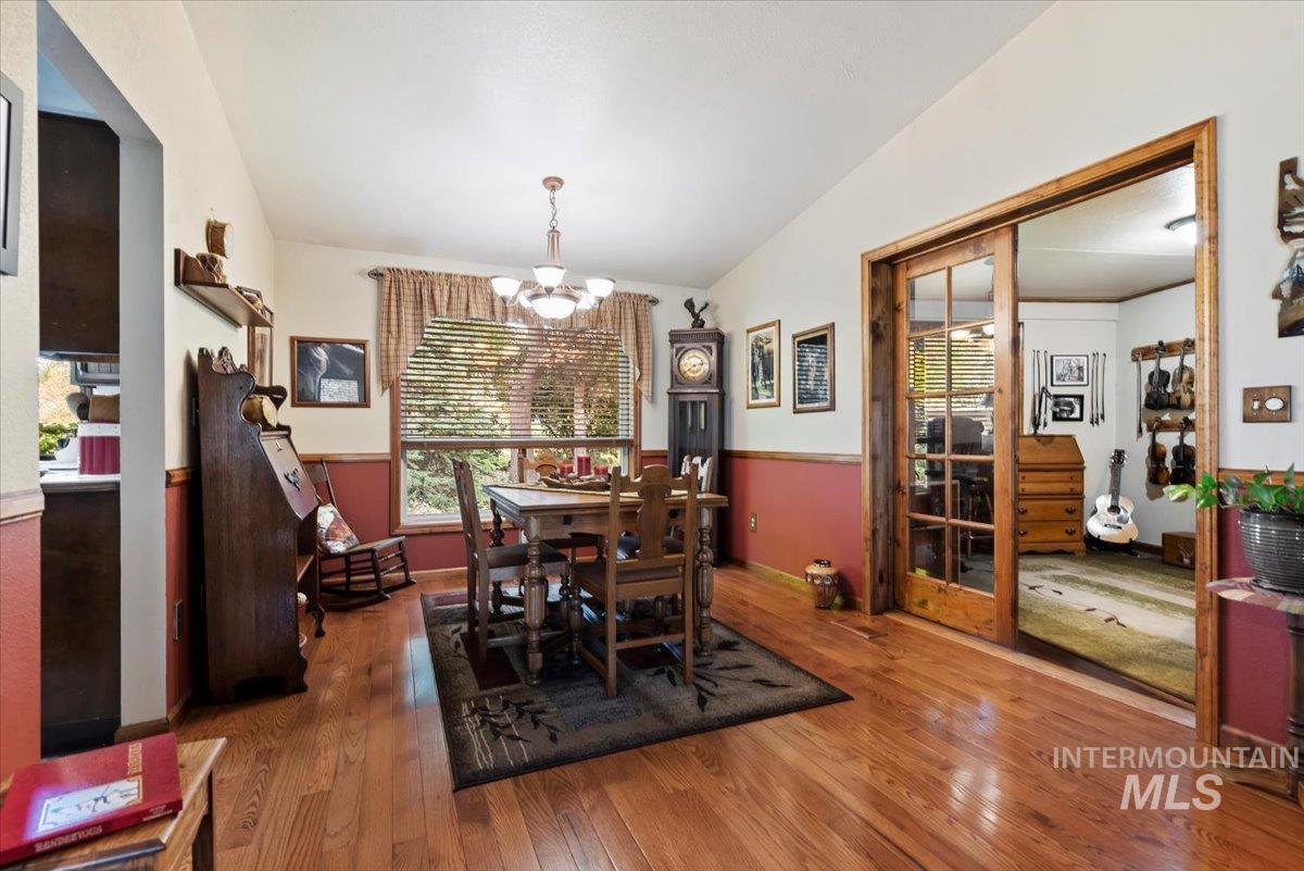 2652 Cherry Circle Emmett, ID 83617 - Photo 8 of 34