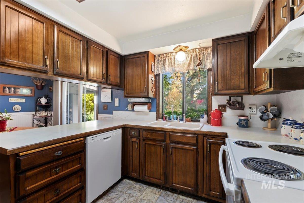 2652 Cherry Circle Emmett, ID 83617 - Photo 9 of 34