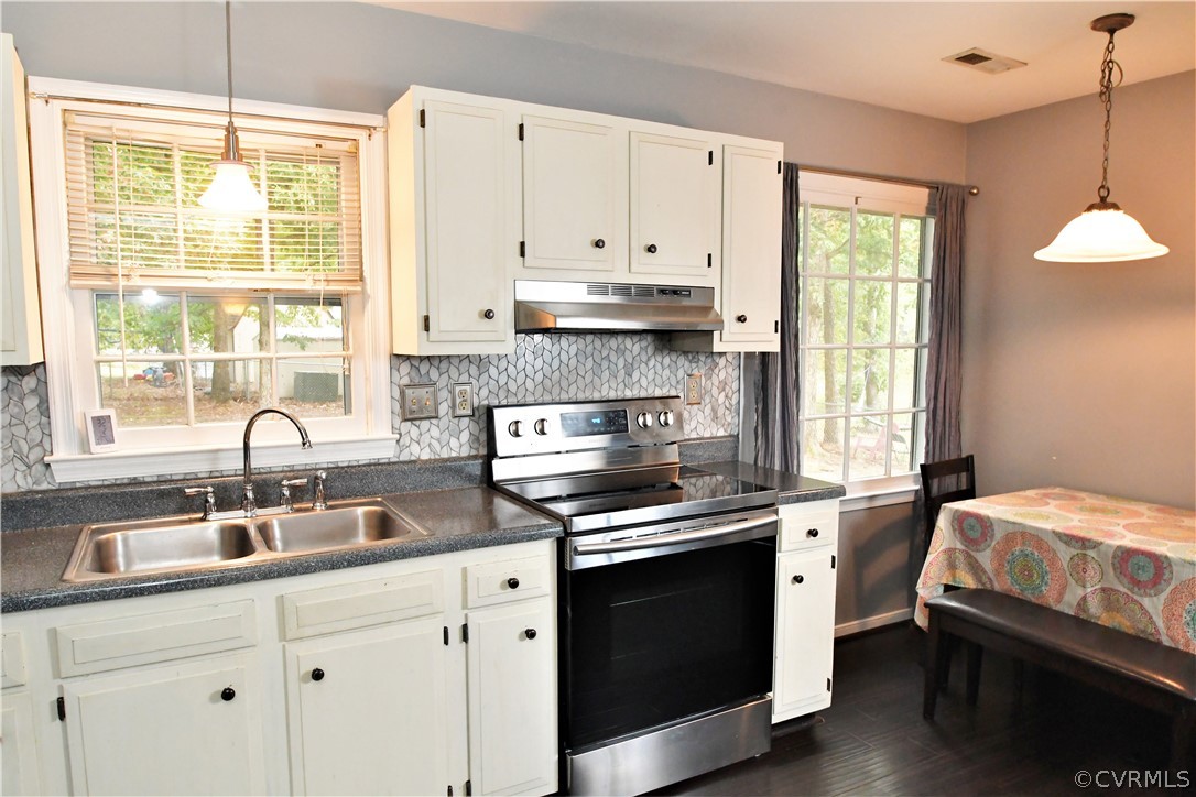 4823 Alberta Road Chesterfield, VA 23832 - Photo 6 of 29 Beautiful tile backsplash, stainless steel applian