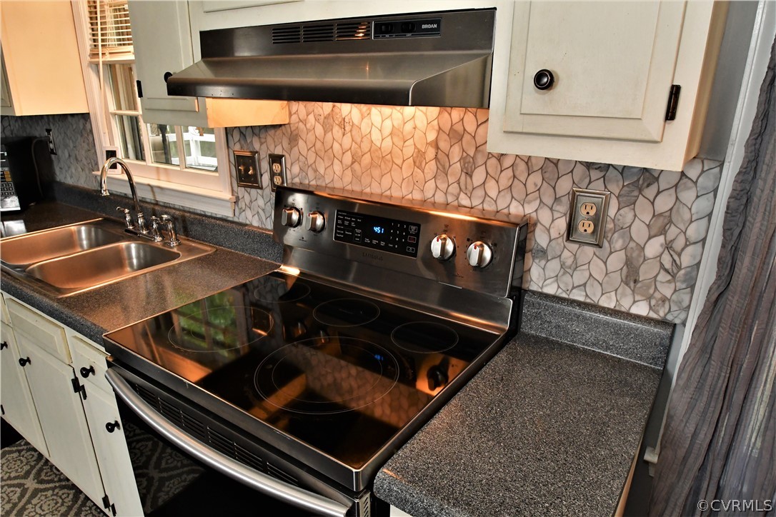 4823 Alberta Road Chesterfield, VA 23832 - Photo 10 of 29 Beautiful tile backsplash
