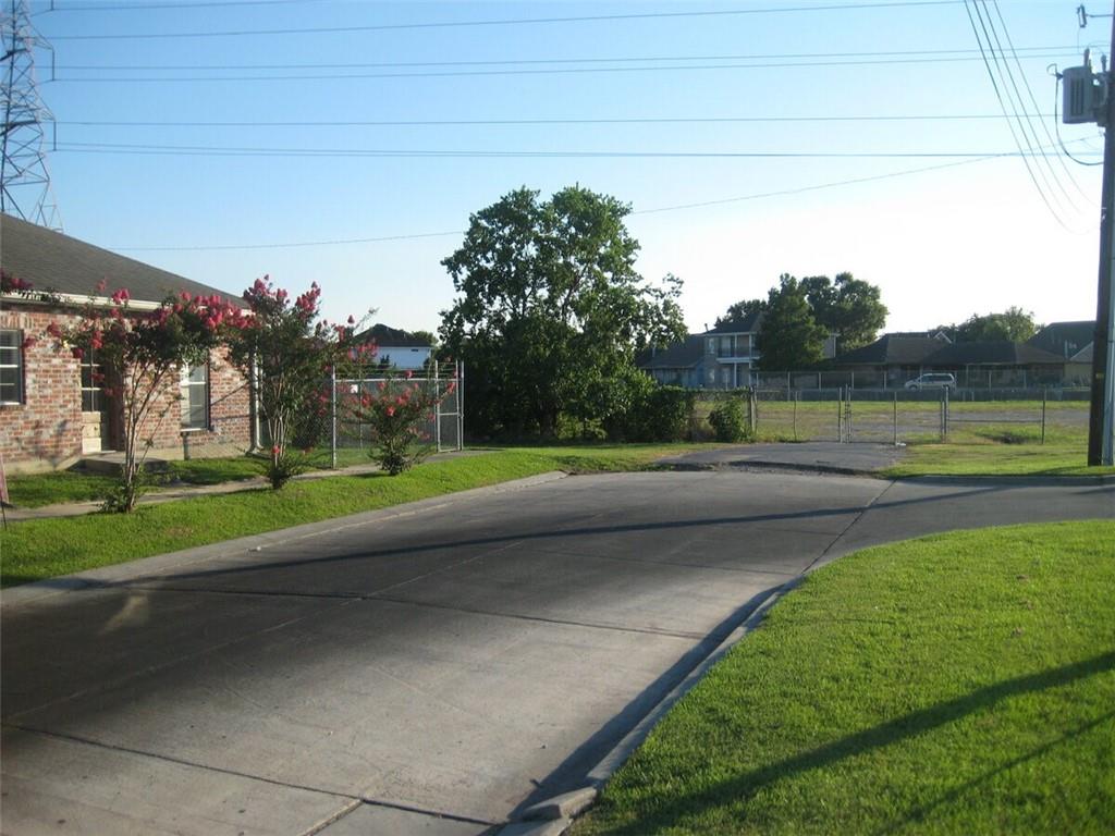 2412 David Drive, Metairie, LA 70003 Compass