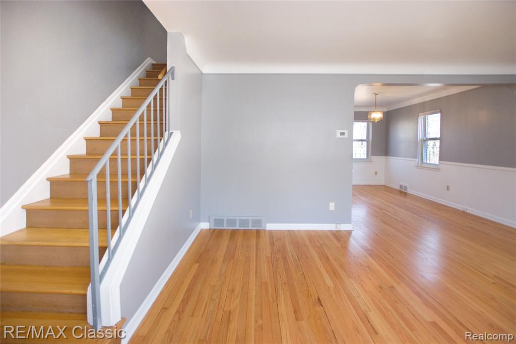 2604 Rochester Road Royal Oak, MI 48073 - Photo 13 of 32