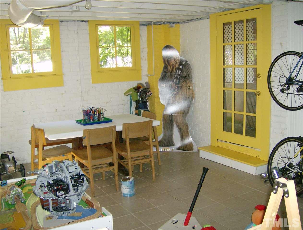919 West Johnson Street Raleigh, NC 27605 - Photo 16 of 20 a dining room with furniture and window