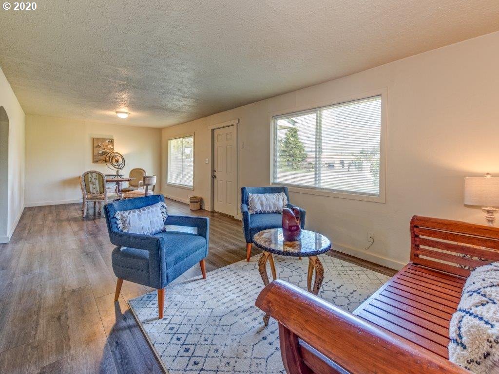 1188 35th Street Springfield, OR 97478 - Photo 3 of 25