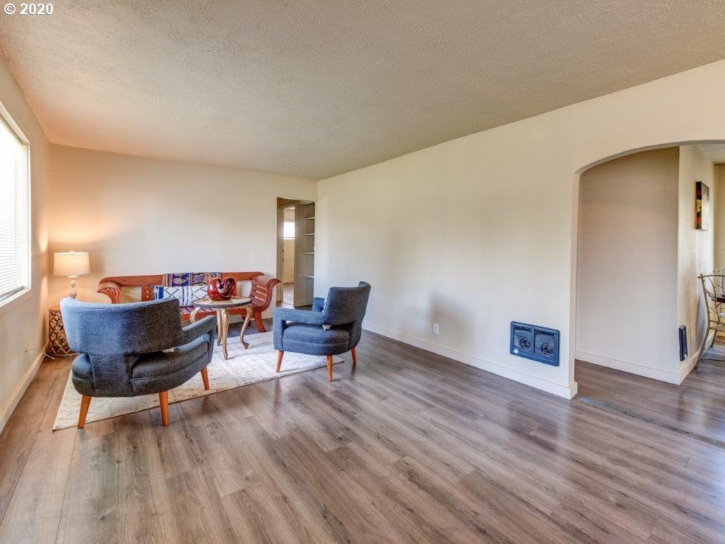 1188 35th Street Springfield, OR 97478 - Photo 4 of 25