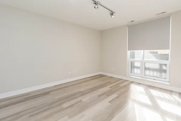 $2,600 | 1554 North Talman Avenue, Unit 205, Chicago, IL 60647