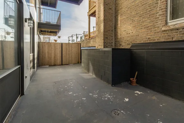 $2,600 | 1554 North Talman Avenue, Unit 205, Chicago, IL 60647