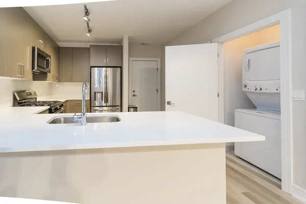 $2,600 | 1554 North Talman Avenue, Unit 205, Chicago, IL 60647