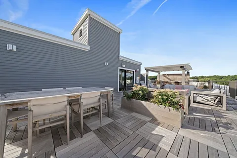 $599,000 | 1 Revolution Way, Unit 104, Canton, MA 02021