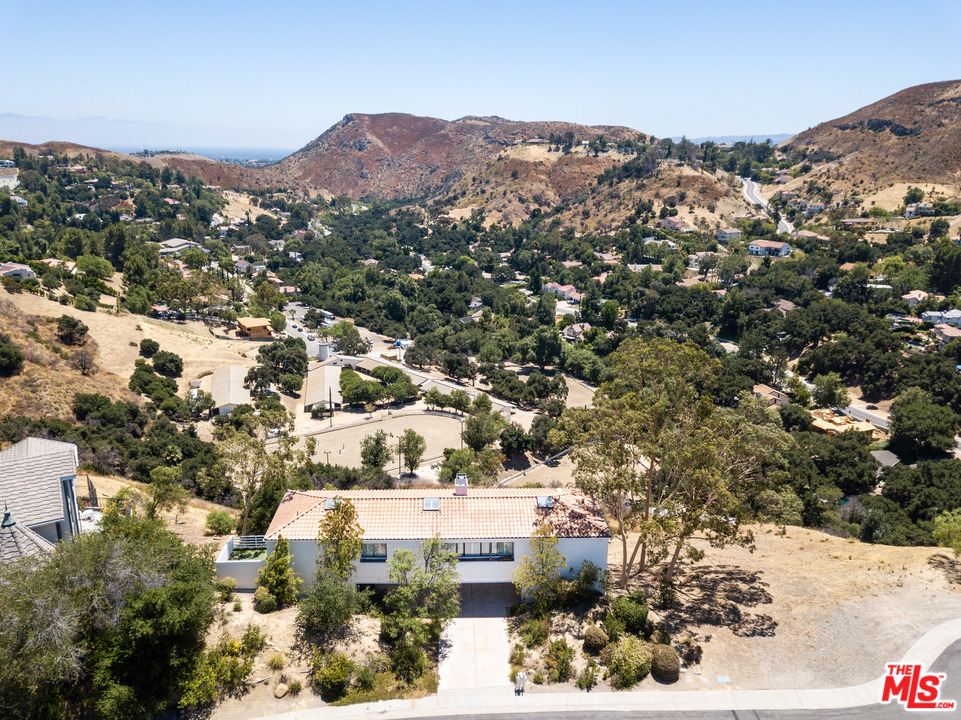 14 Stallion Road Bell Canyon, CA 91307 - Photo 34 of 36