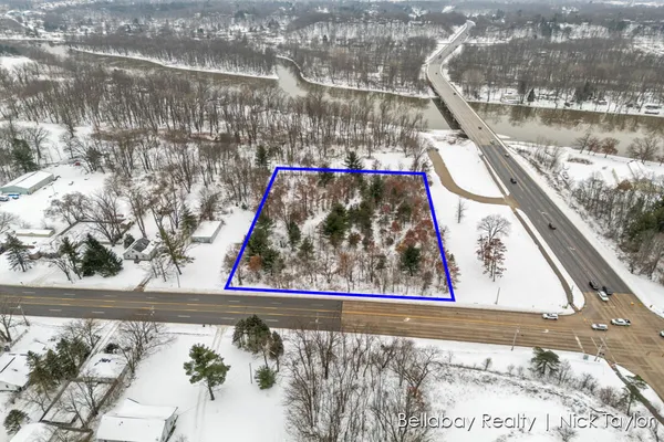 $170,000 | 6130 West River Drive Northeast, Belmont, MI 49306