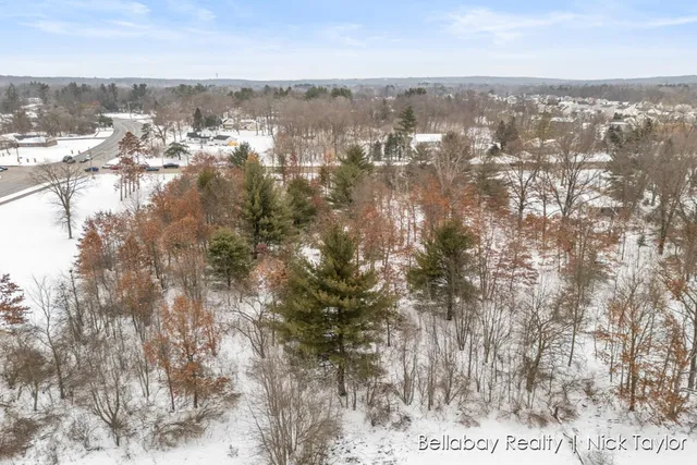 $170,000 | 6130 West River Drive Northeast, Belmont, MI 49306