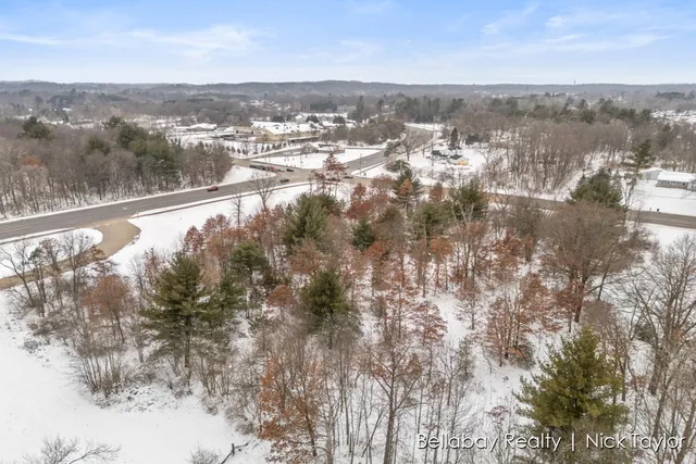 $170,000 | 6130 West River Drive Northeast, Belmont, MI 49306