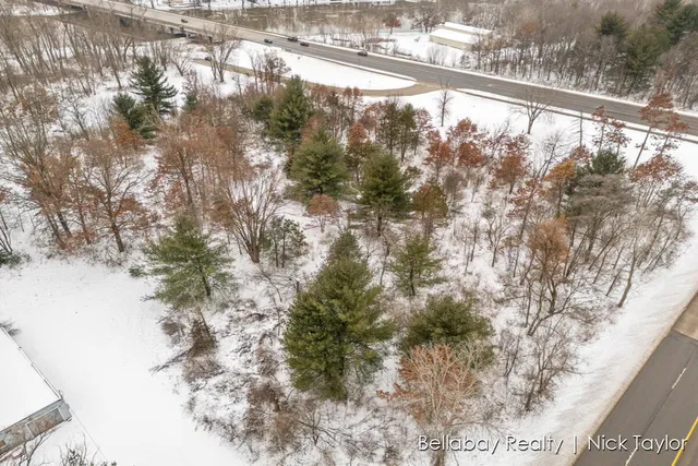 $170,000 | 6130 West River Drive Northeast, Belmont, MI 49306