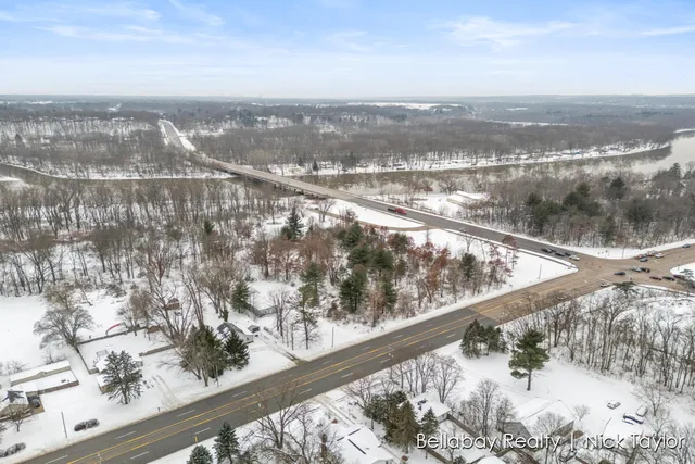 $170,000 | 6130 West River Drive Northeast, Belmont, MI 49306