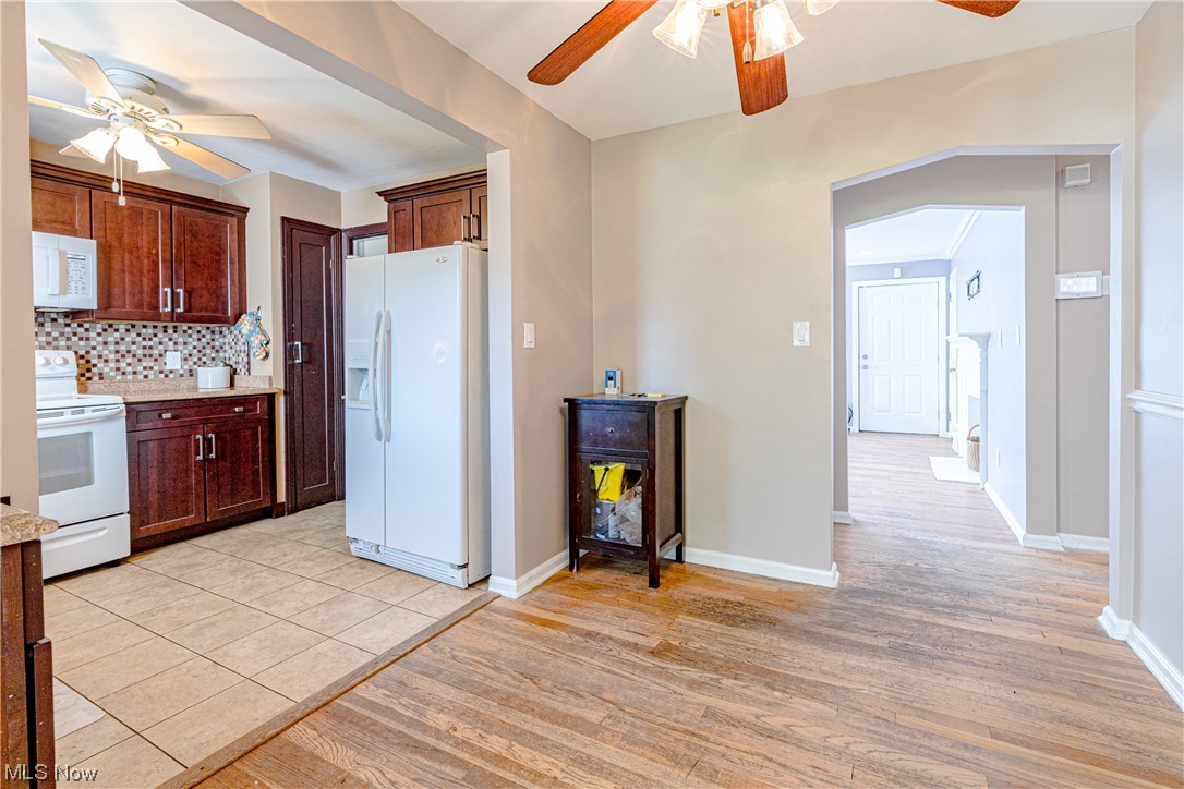 5231 Edenhurst Road Cleveland, OH 44124 - Photo 5 of 30