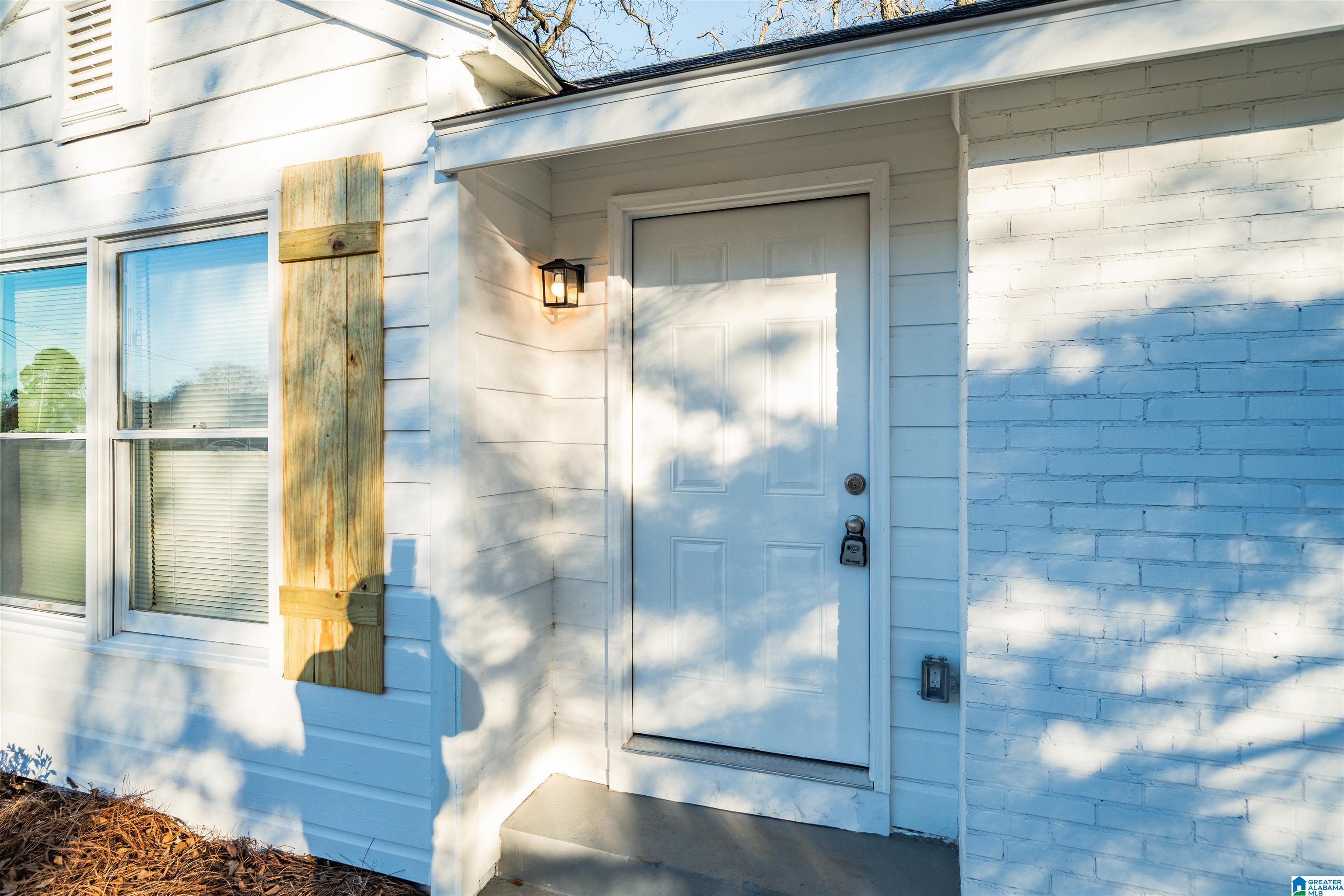 324 Simpson Street Southeast Hartselle, AL 35640 - Photo 4 of 15