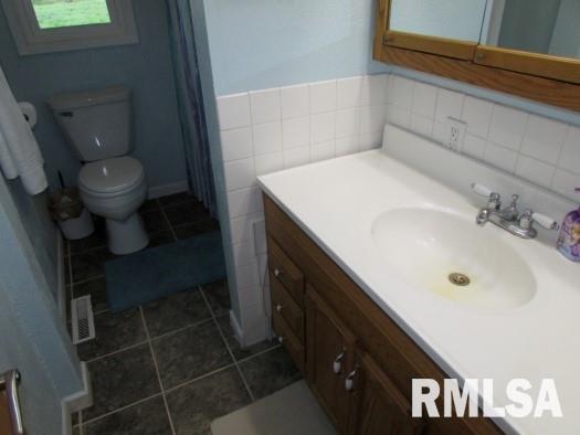 2243 North Lowpoint Road Washburn, IL 61570 - Photo 17 of 36 Gallery Image 17