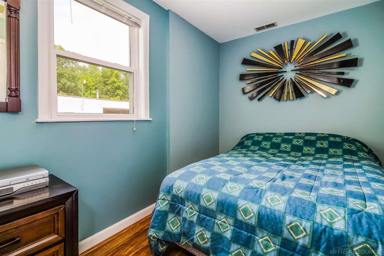2052 Bauman Road Columbus, MI 48063 - Photo 16 of 31 31350677-15.JPG