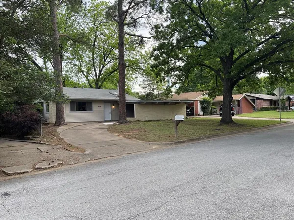 $235,000 | 518 West Lovers Lane, Arlington, TX 76010