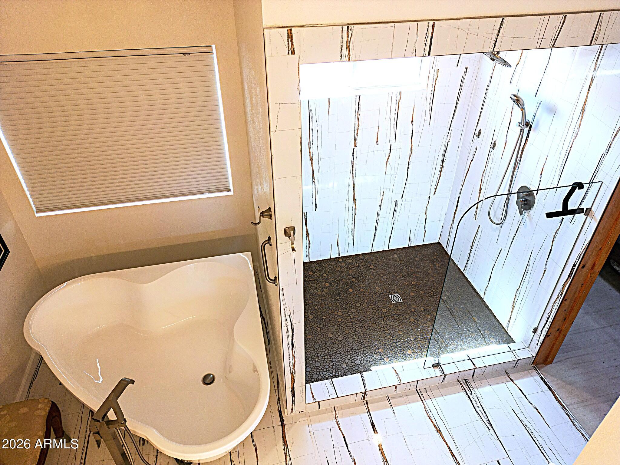 286 South Palm Road Pearce, AZ 85625 - Photo 15 of 38 palm master bth