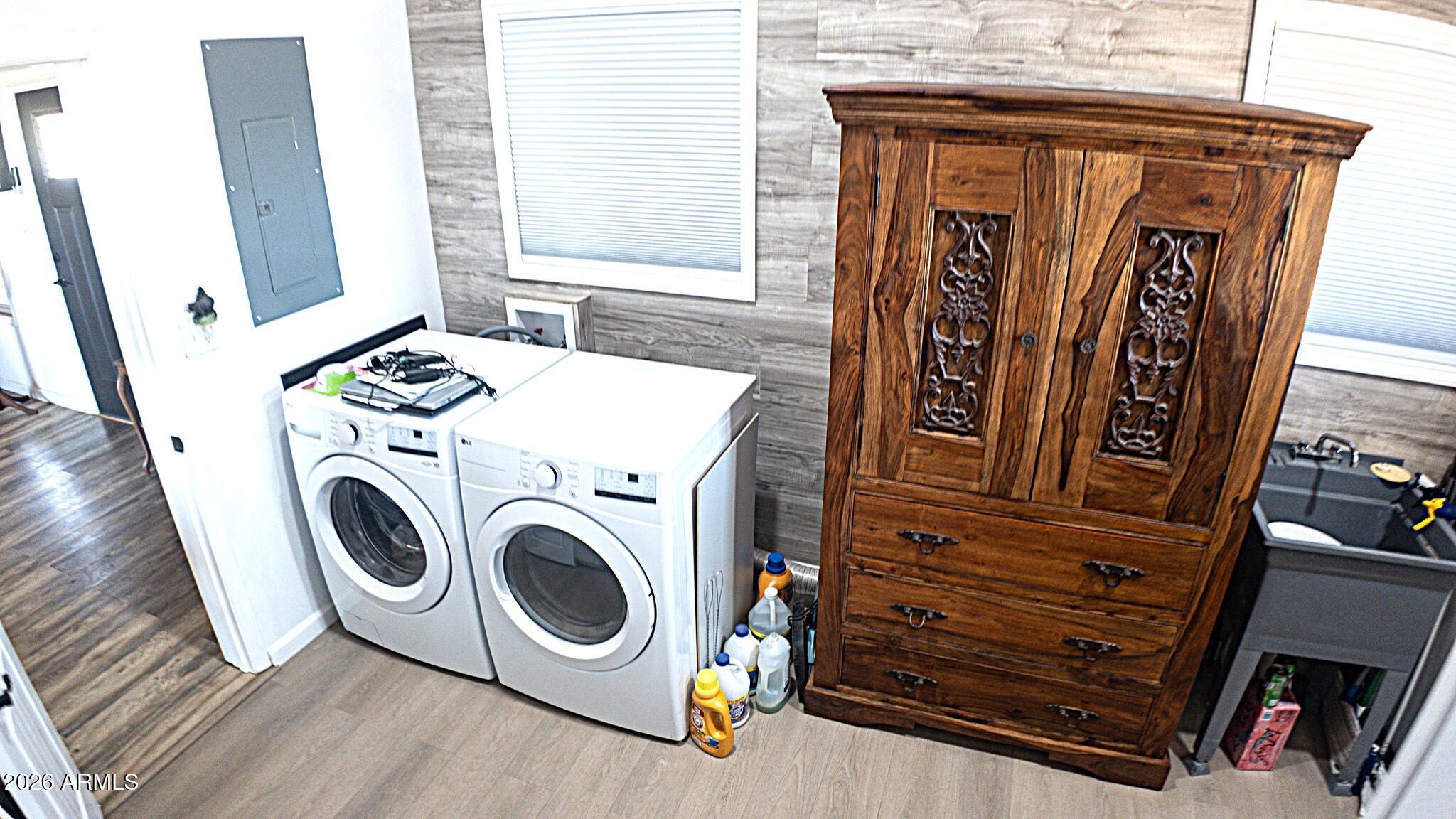 286 South Palm Road Pearce, AZ 85625 - Photo 23 of 38 palm laundry 1