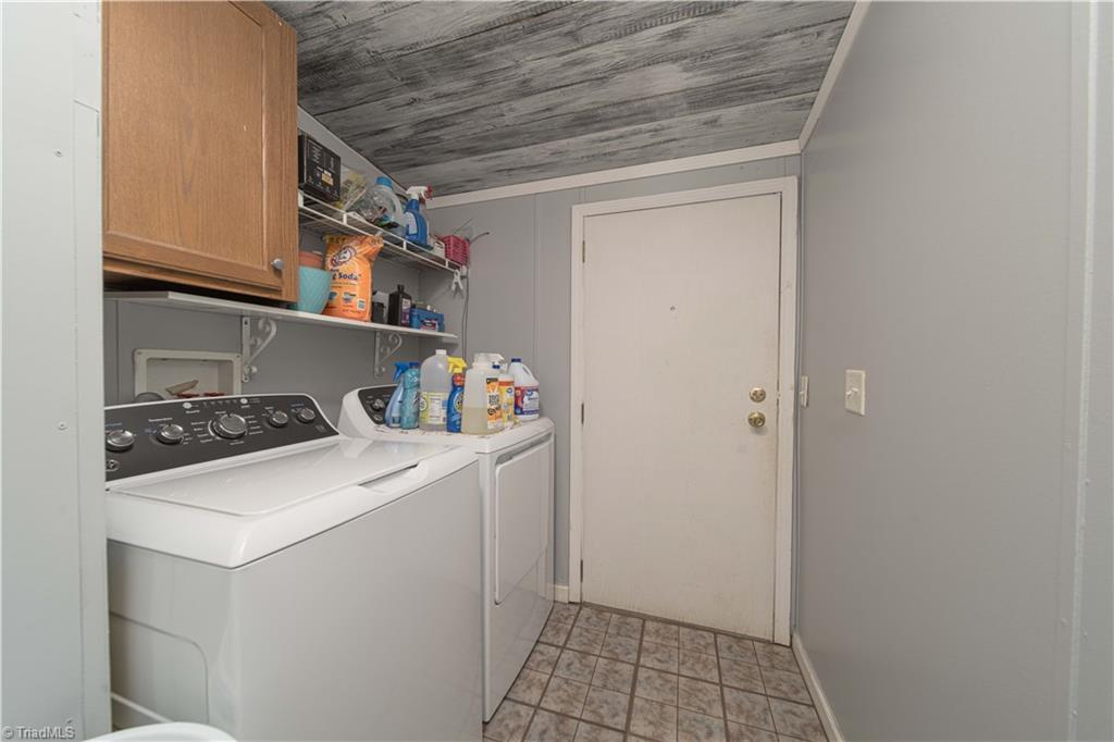 5925 Bob's Lake Road Hamptonville, NC 27020 - Photo 14 of 31