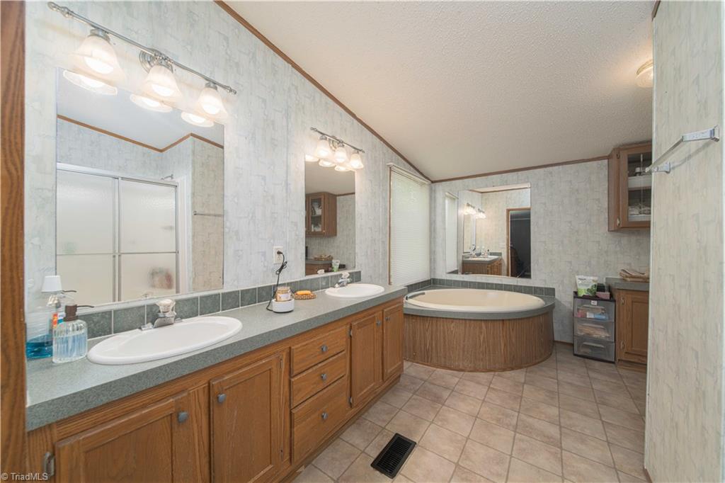 5925 Bob's Lake Road Hamptonville, NC 27020 - Photo 20 of 31
