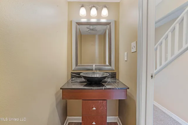 $150,000 | 295 Highpoint Drive, Diamondhead, MS 39525