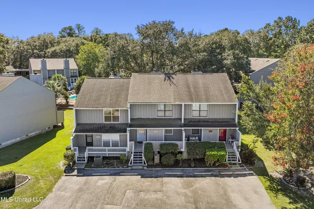 $150,000 | 295 Highpoint Drive, Diamondhead, MS 39525