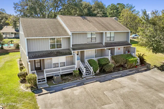 $150,000 | 295 Highpoint Drive, Diamondhead, MS 39525