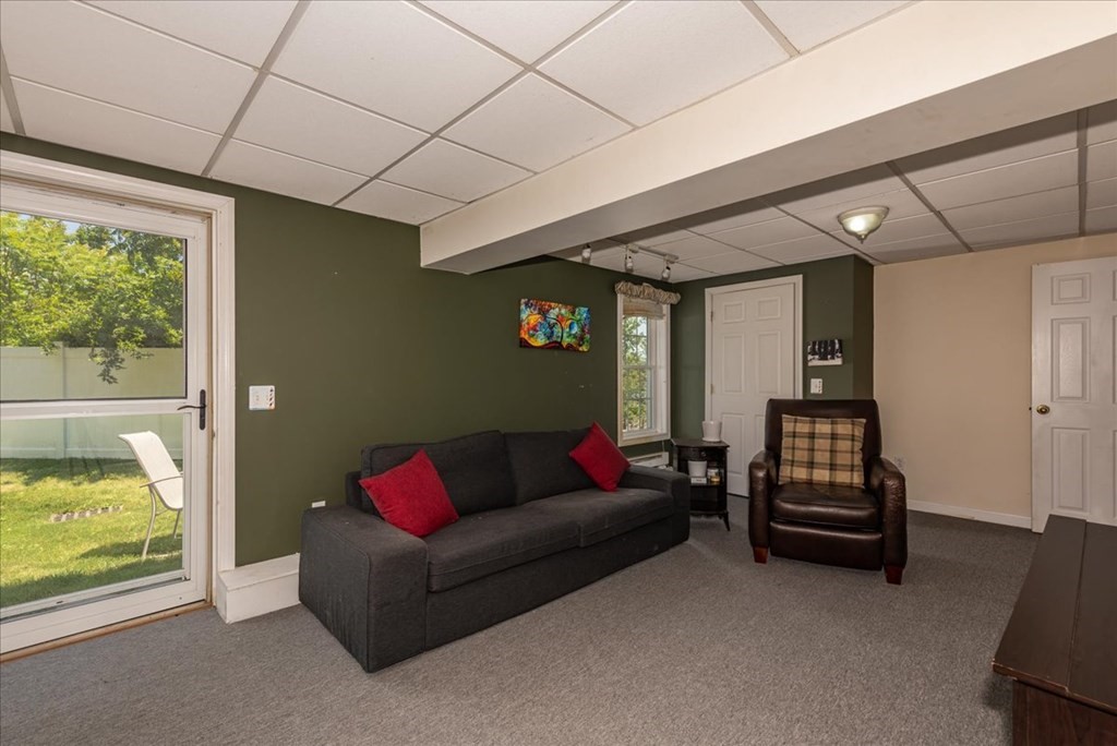 8 Winifreds Way Rutland, MA 01543 - Photo 29 of 41